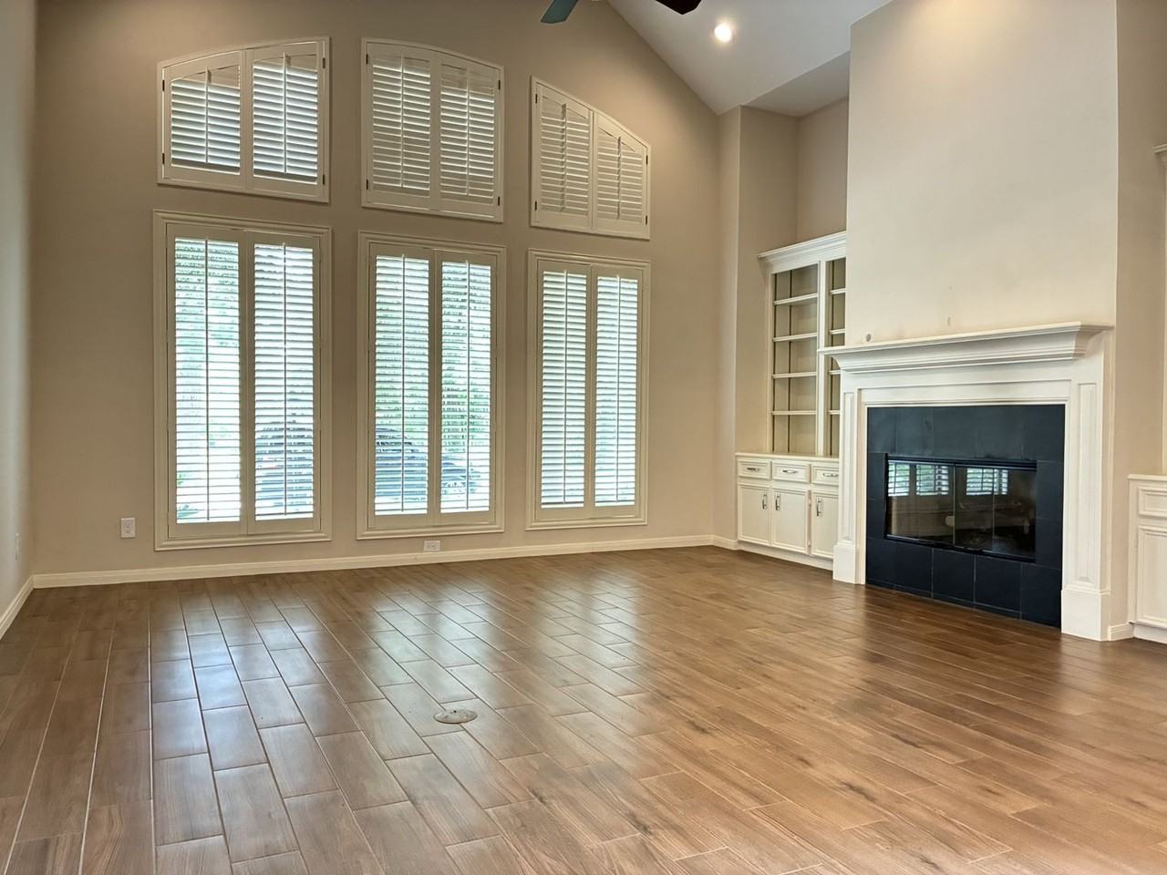 14439 Reissen Ln - Photo 6 of 33