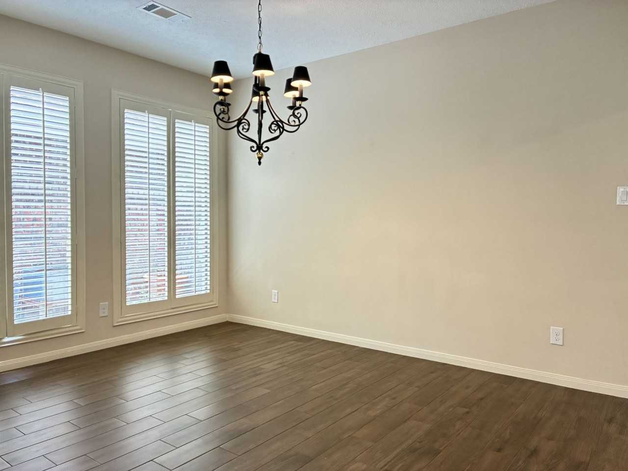 14439 Reissen Ln - Photo 7 of 33
