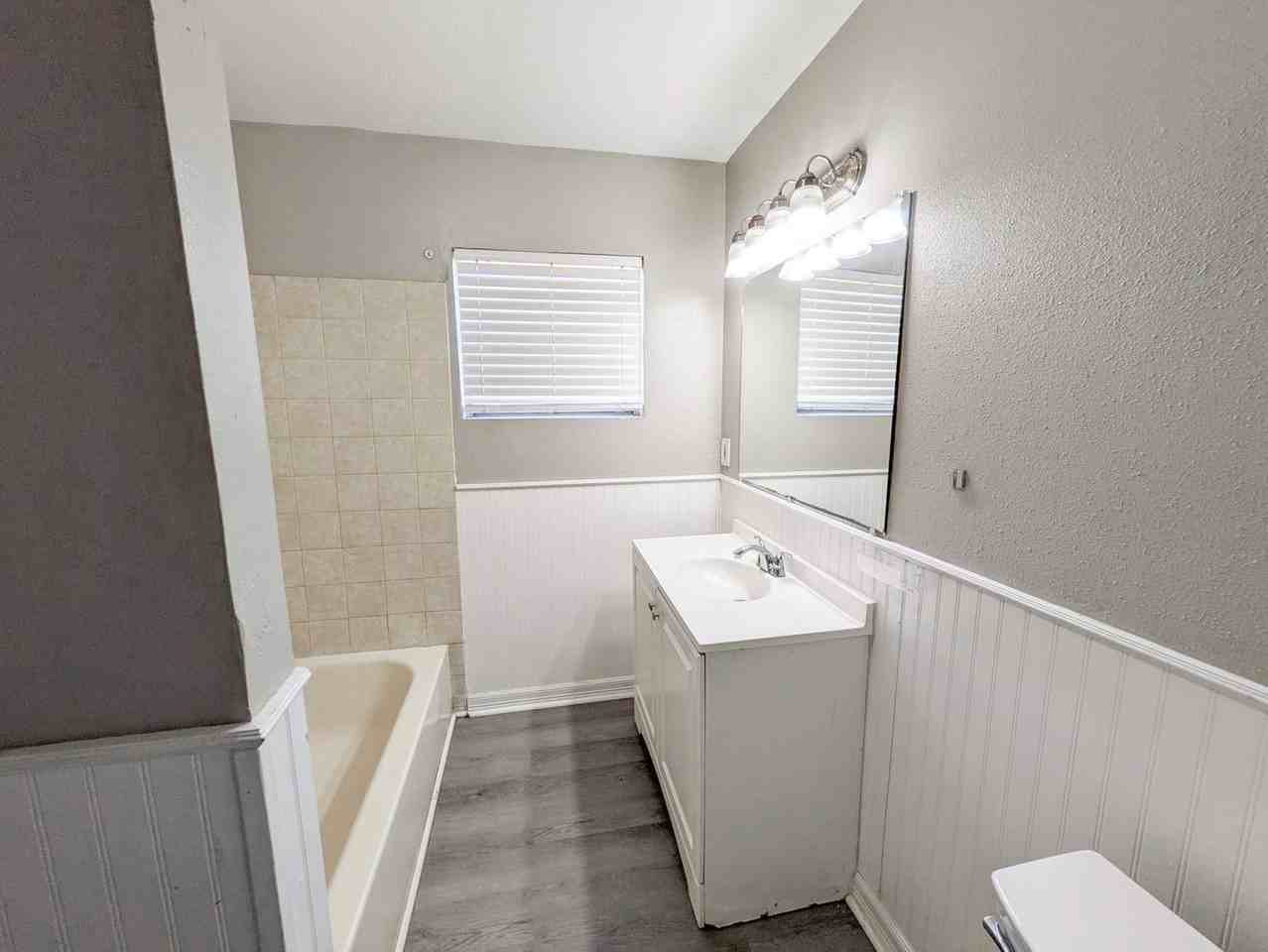 290 Hebert St - Photo 6 of 15