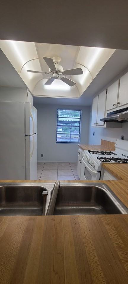 345 24th St Nw #14 - Photo 6 of 24