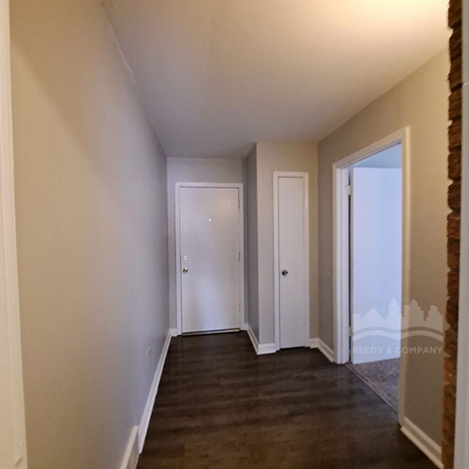 3743 Lakehurst Dr - Photo 3 of 14