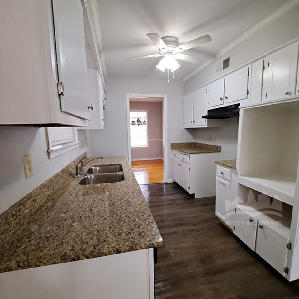 3743 Lakehurst Dr - Photo 6 of 14