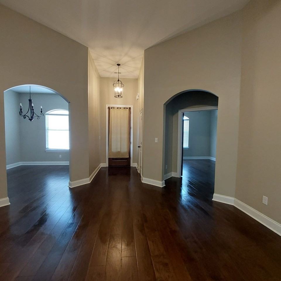 5285 Hurt Rd - Photo 2 of 25