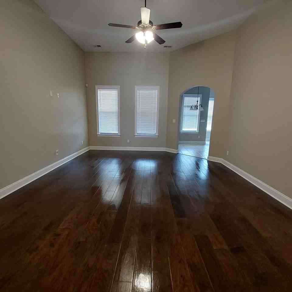 5285 Hurt Rd - Photo 3 of 25