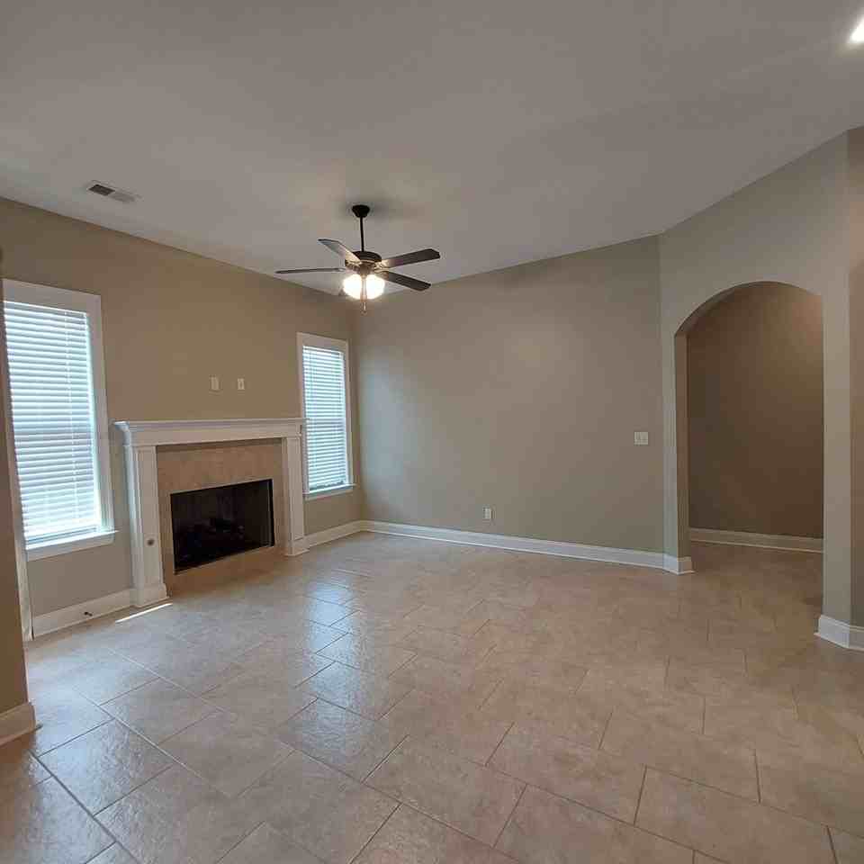 5285 Hurt Rd - Photo 6 of 25