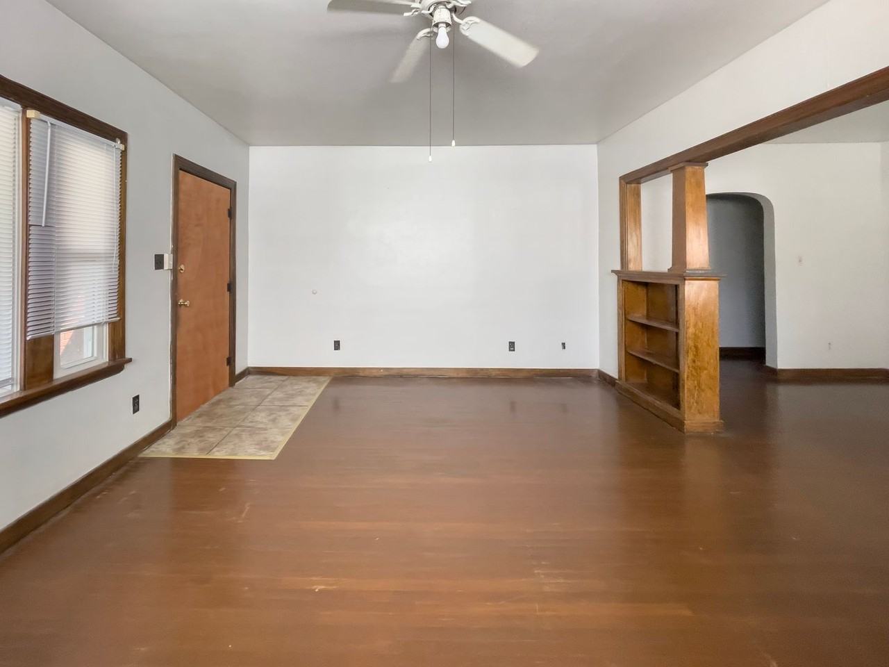 225 S College Ave - Photo 3 of 36