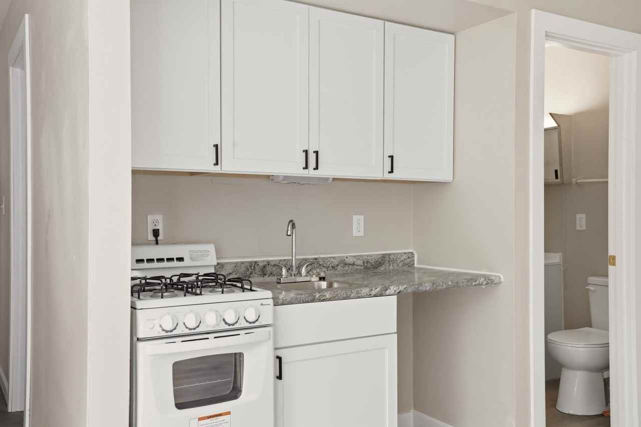 720 E Saint Paul Ave - Photo 4 of 6