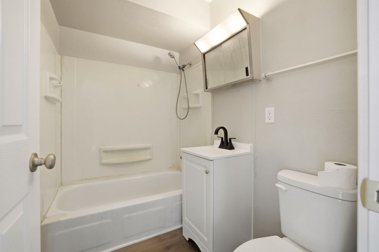 720 E Saint Paul Ave - Photo 6 of 6