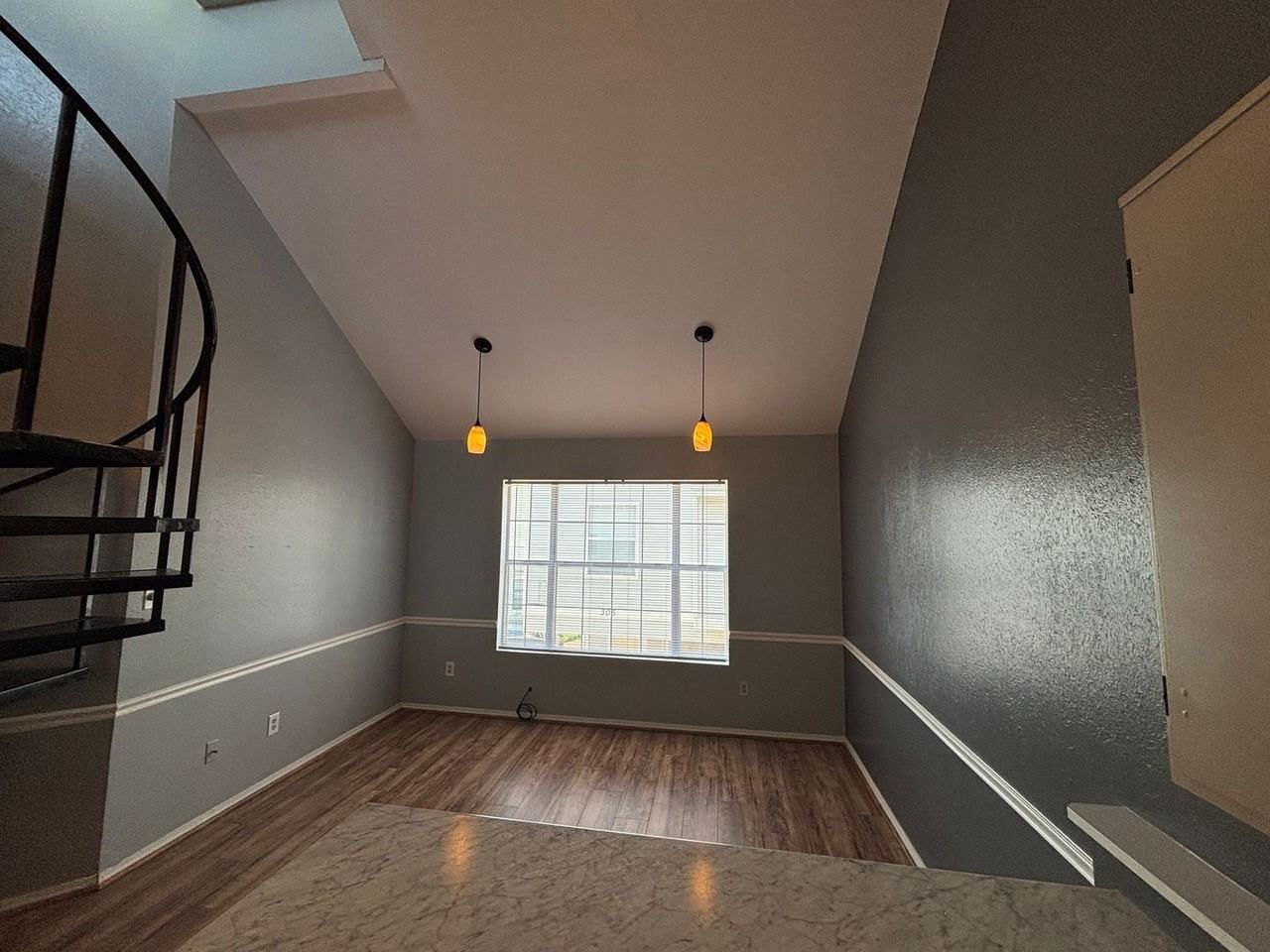 301 Settlers Park Dr - Photo 2 of 10