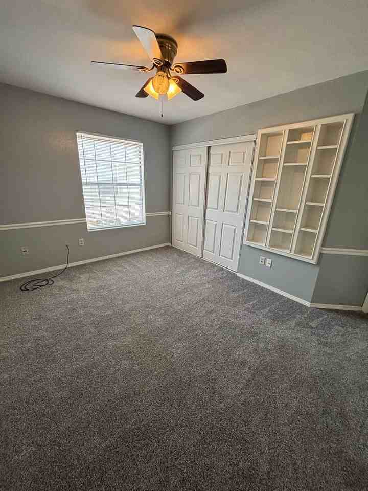 301 Settlers Park Dr - Photo 4 of 10