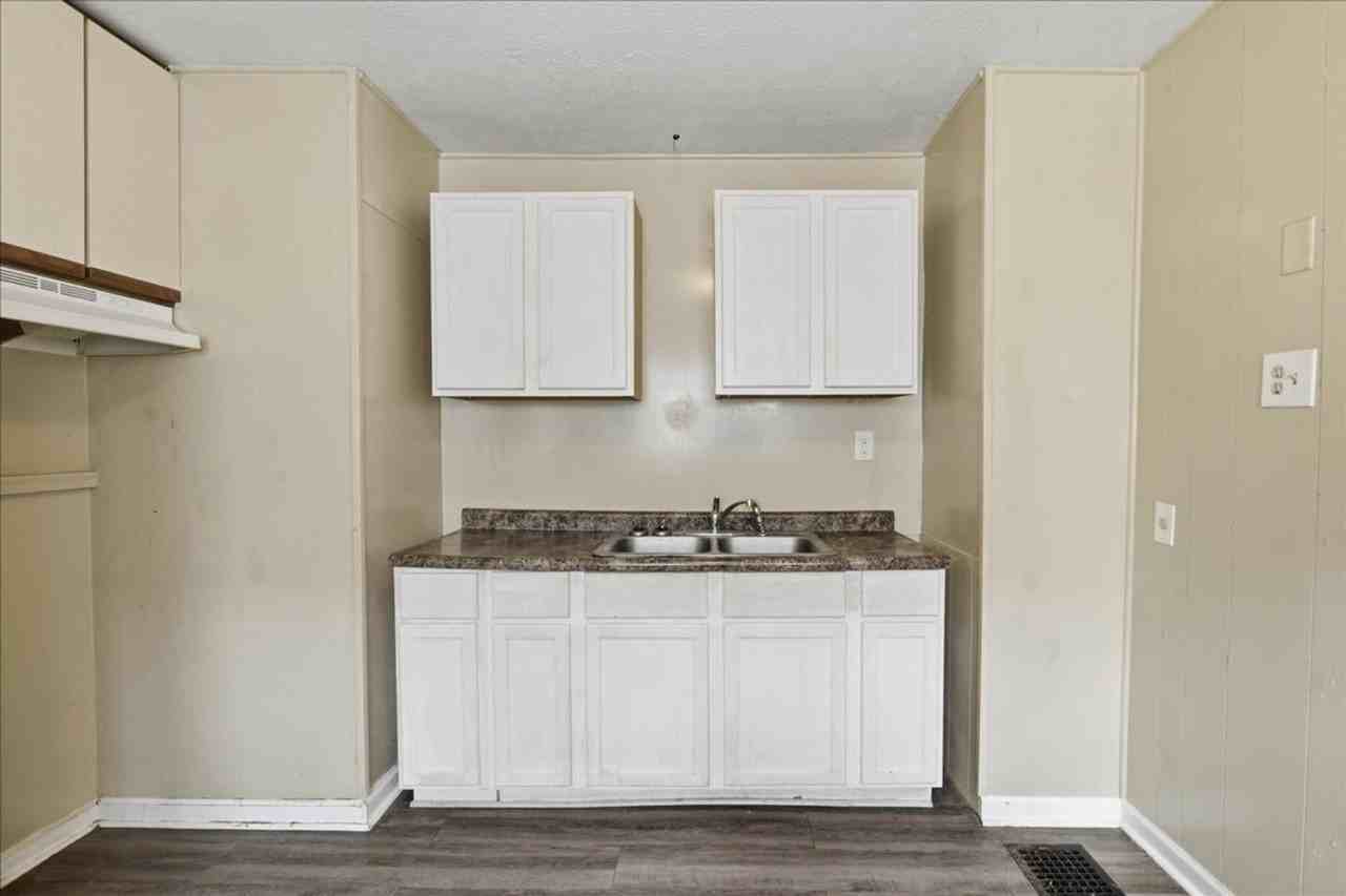 3607 E Michigan St - Photo 6 of 13