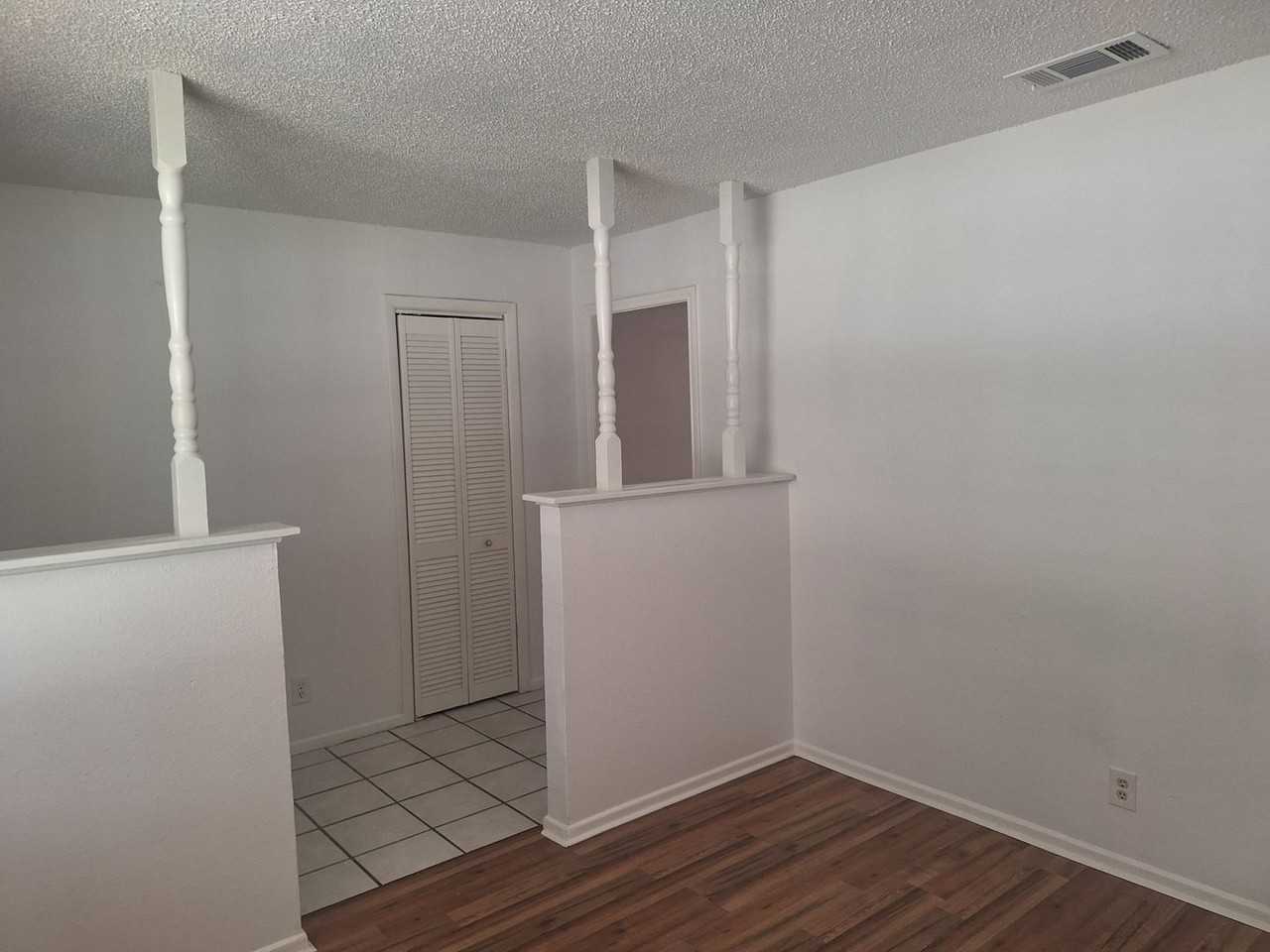 6005 Barry Dr - Photo 5 of 33
