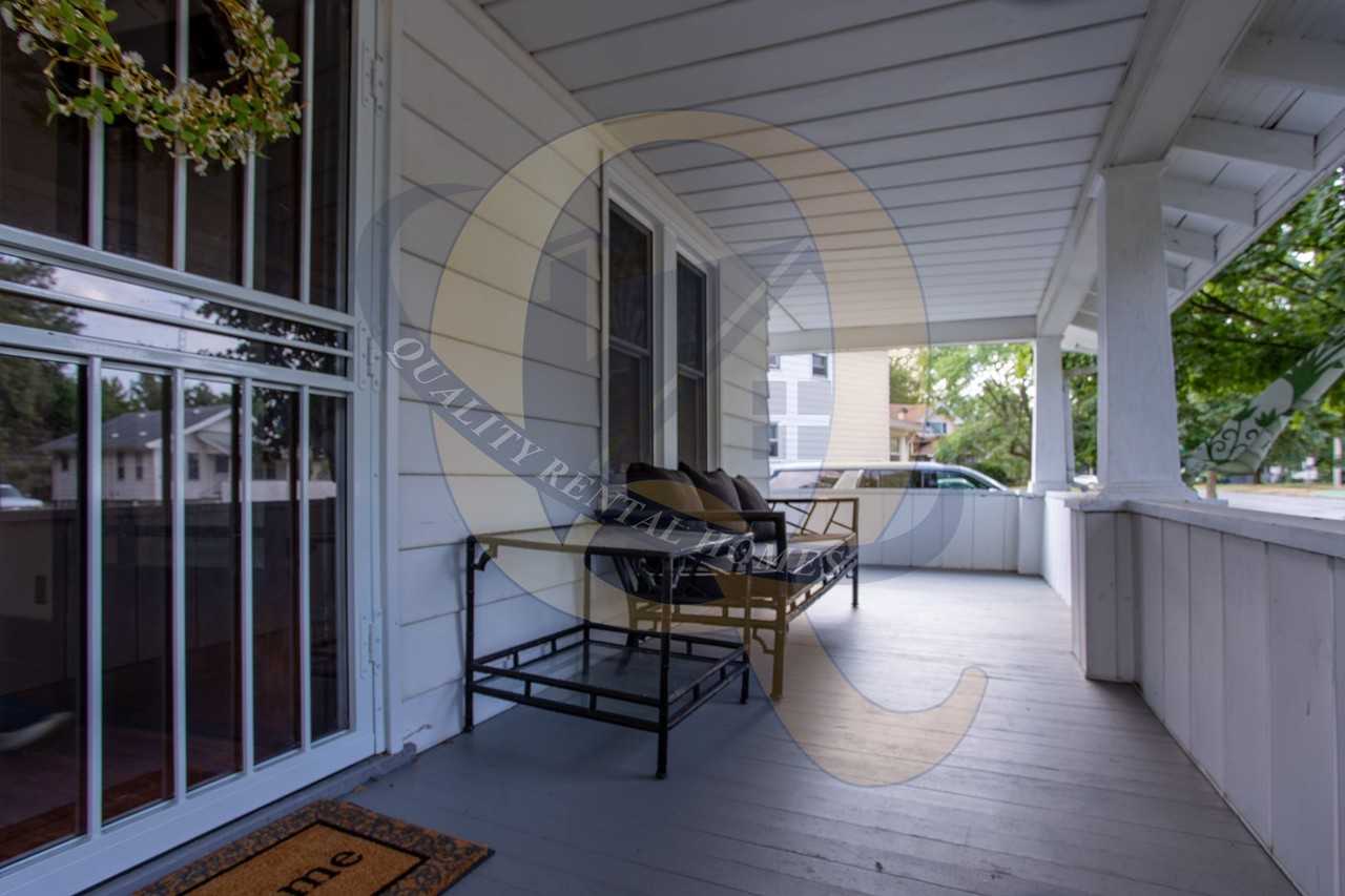 1919 Cartier St - Photo 3 of 25