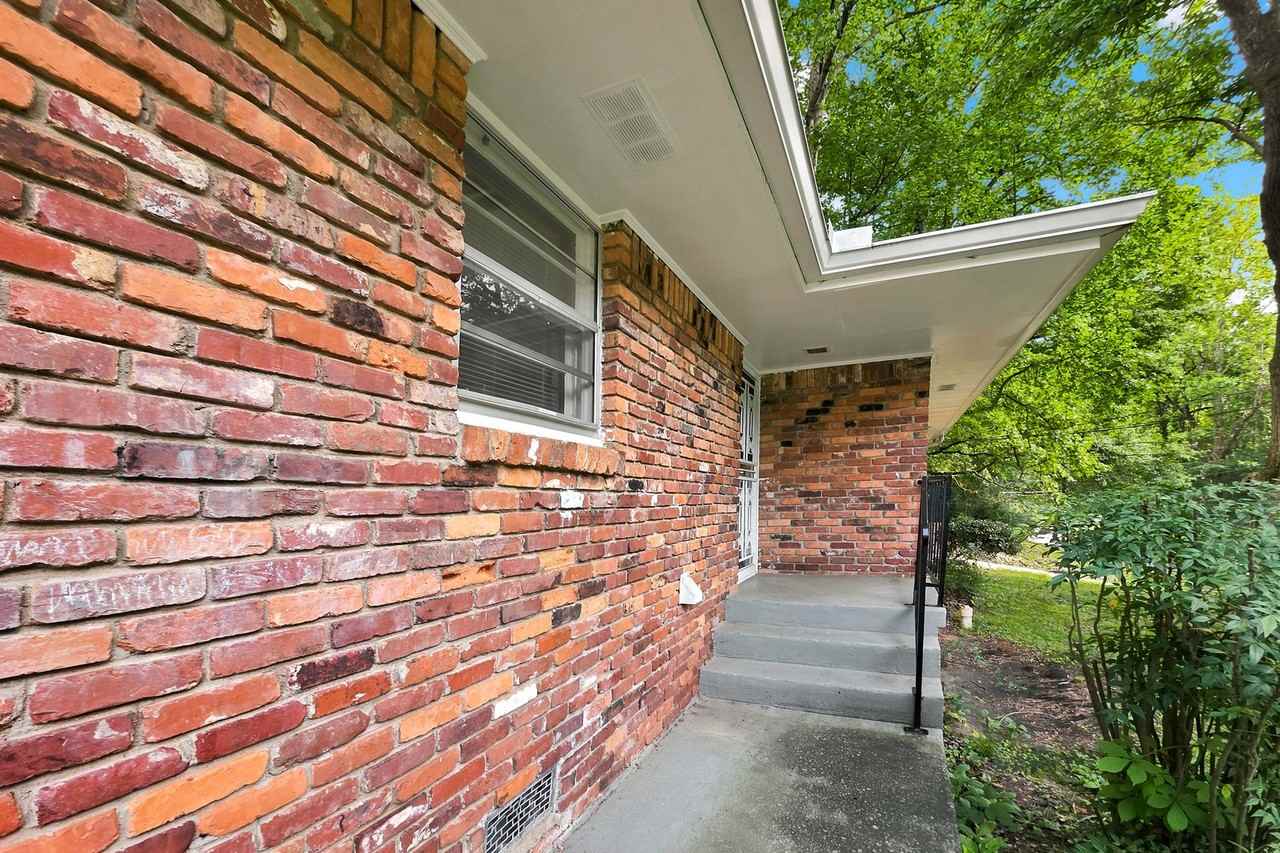 2798 Dearwood Dr Sw - Photo 3 of 24