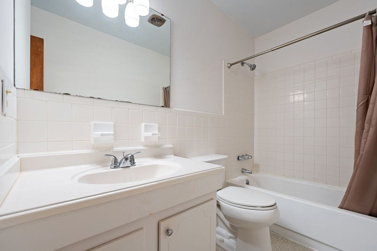 1002 Willow Dr - Photo 5 of 16