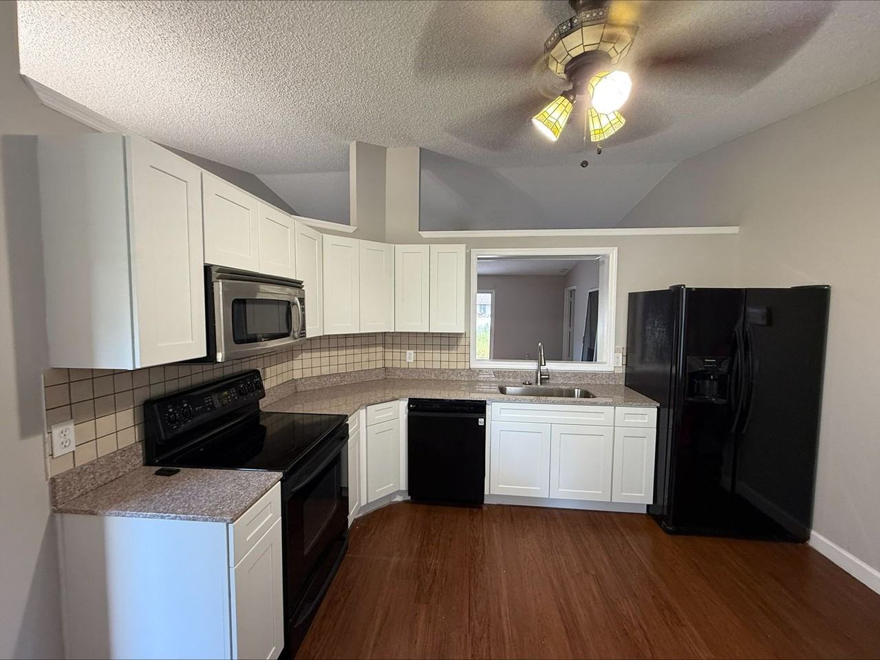 1812 Glenridge St Nw - Photo 2 of 7