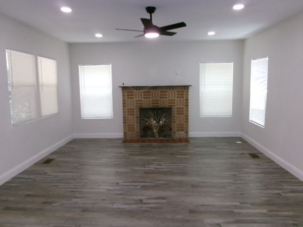 1408 W Main St - Photo 2 of 34