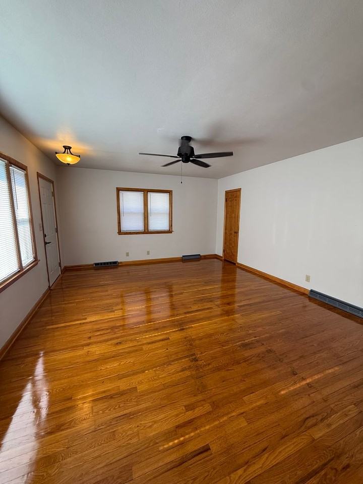 834 S 20th St - Photo 3 of 13
