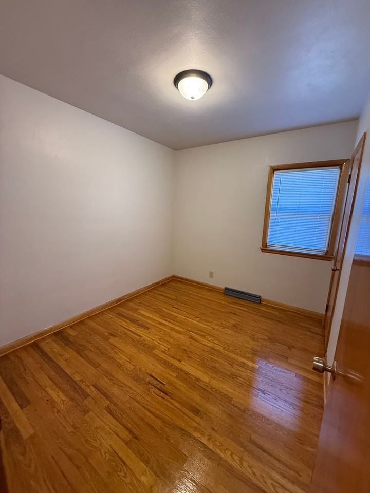 834 S 20th St - Photo 5 of 13