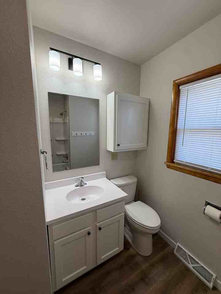 834 S 20th St - Photo 7 of 13