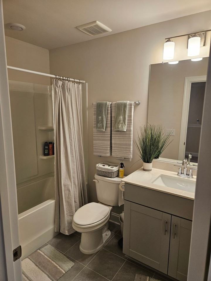 1552 Olympic Ln - Photo 3 of 9