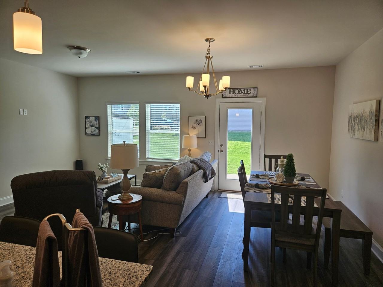 1552 Olympic Ln - Photo 5 of 9