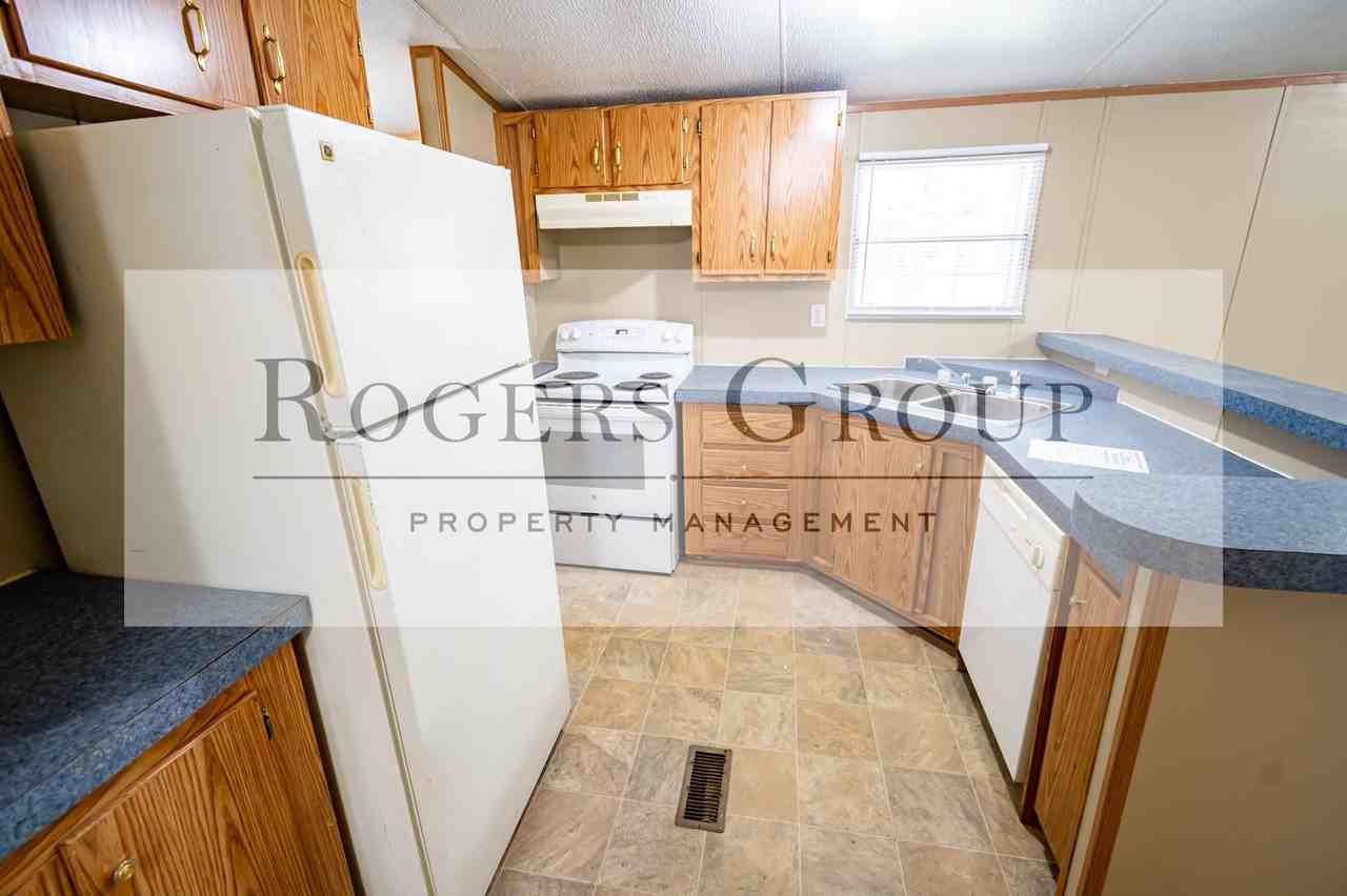 671 Regina Ln - Photo 2 of 11
