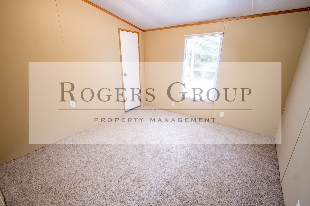671 Regina Ln - Photo 5 of 11