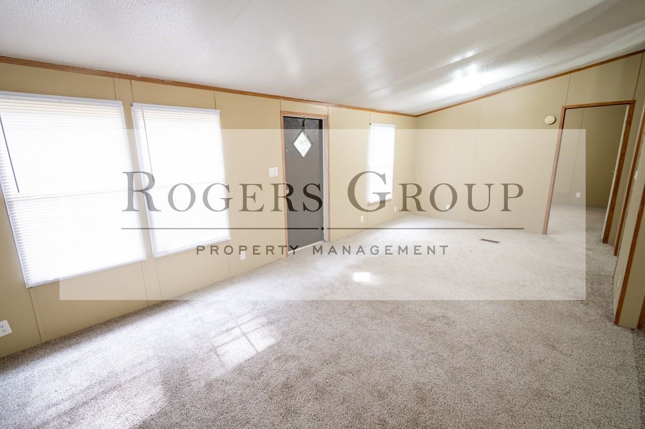 671 Regina Ln - Photo 7 of 11