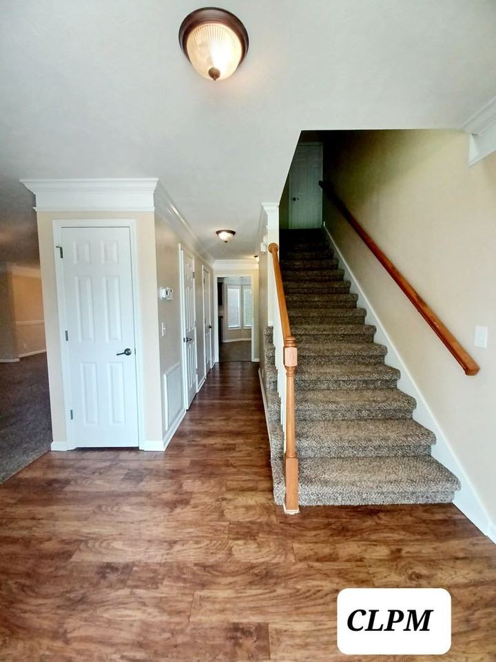 668 Winding Bluff Way - Photo 3 of 19