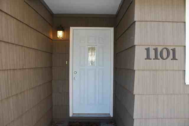 1101 Vail Cir - Photo 2 of 35