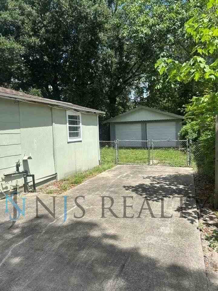 7029 Berry Ave - Photo 3 of 20