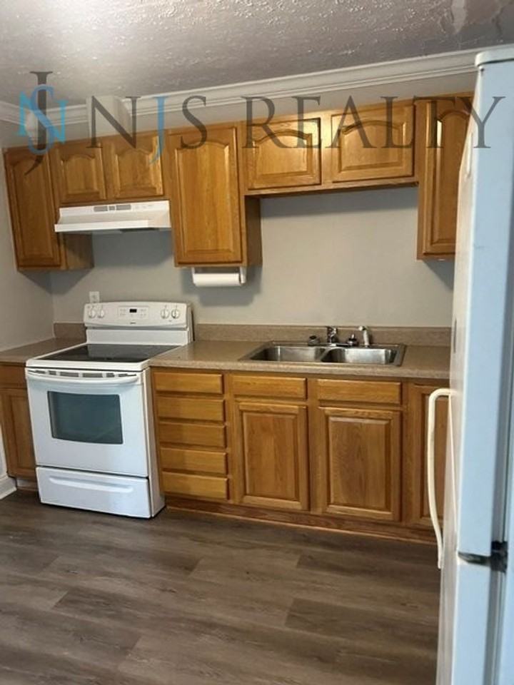 7029 Berry Ave - Photo 4 of 20