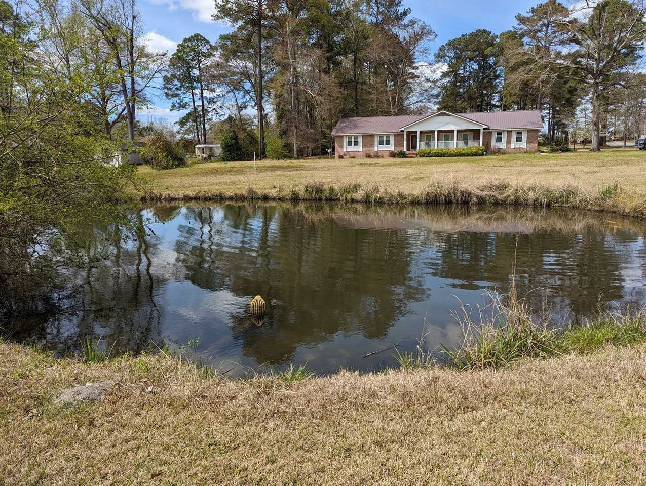 216 Brookwood Dr - Photo 2 of 9