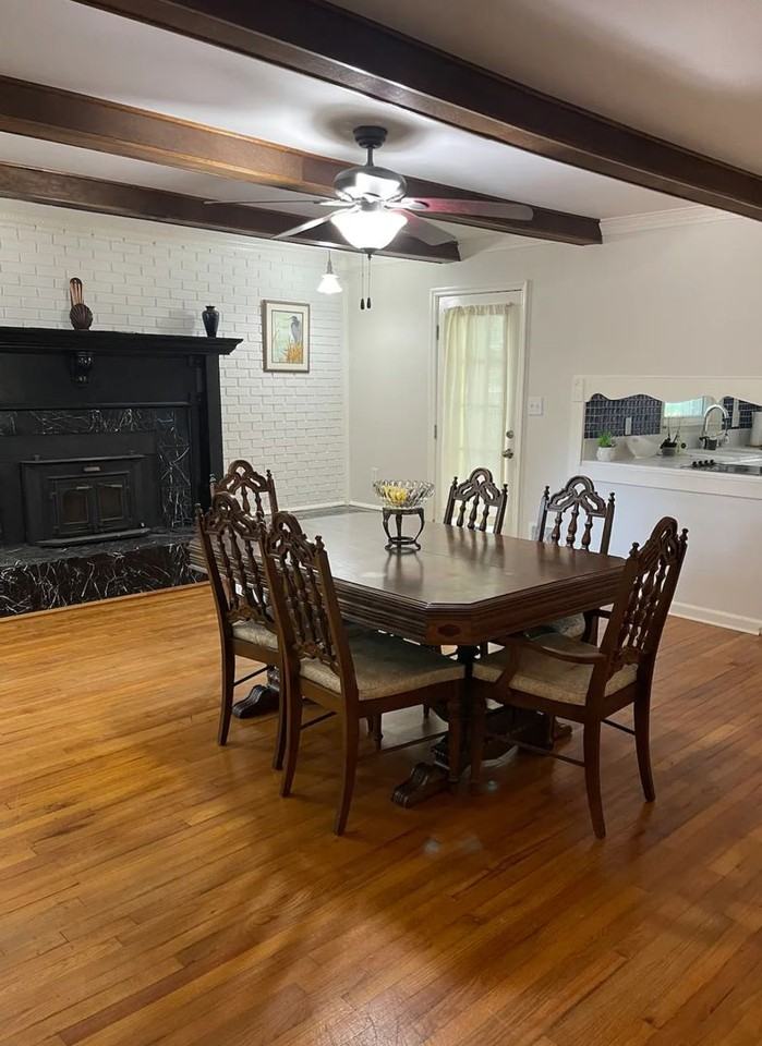 216 Brookwood Dr - Photo 3 of 9