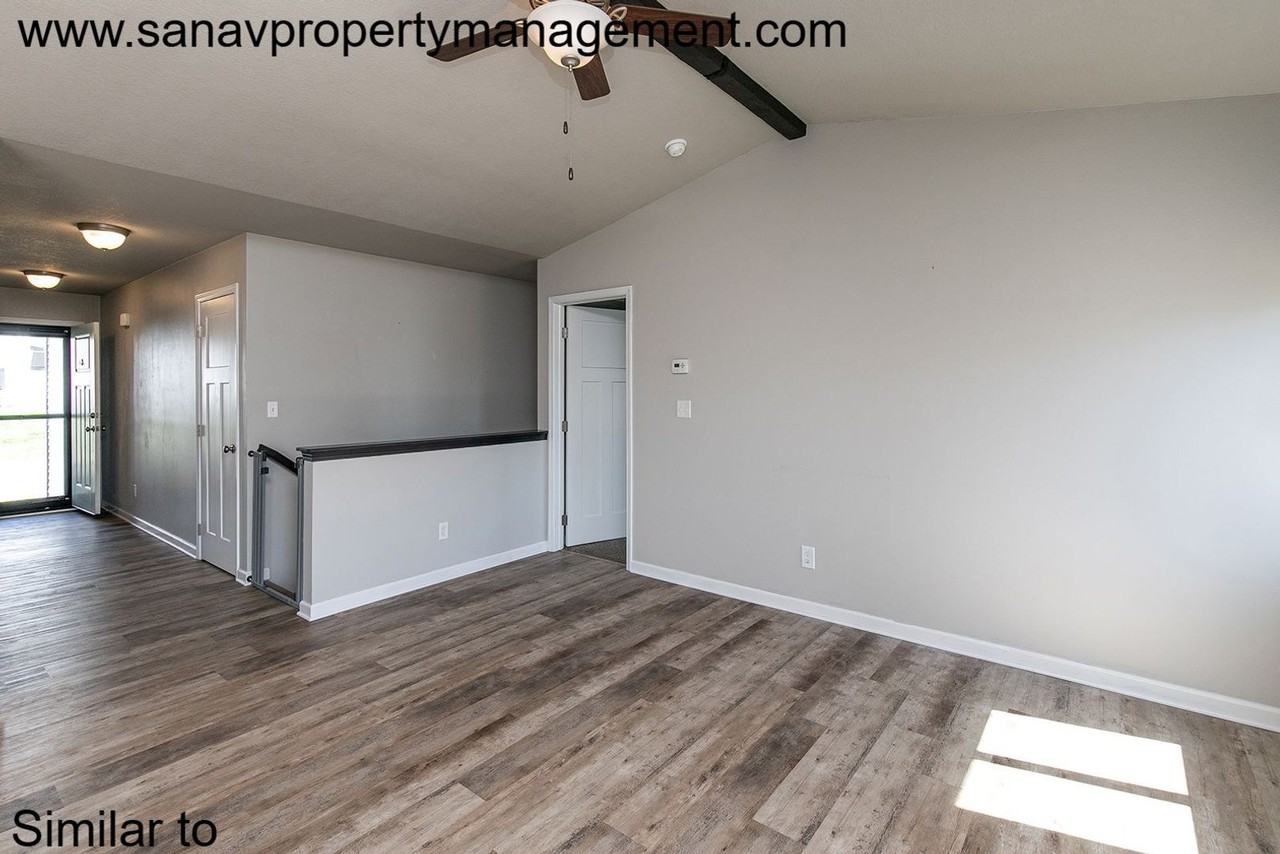 3040 Worchester Dr - Photo 3 of 21
