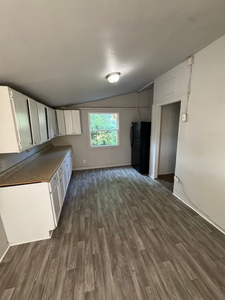 1115 Grant Ave - Photo 4 of 8
