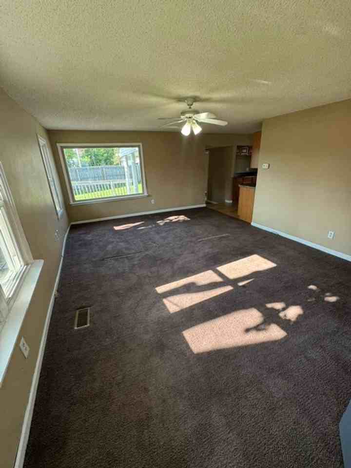534 South St - Photo 2 of 8