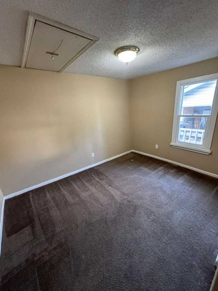 534 South St - Photo 5 of 8