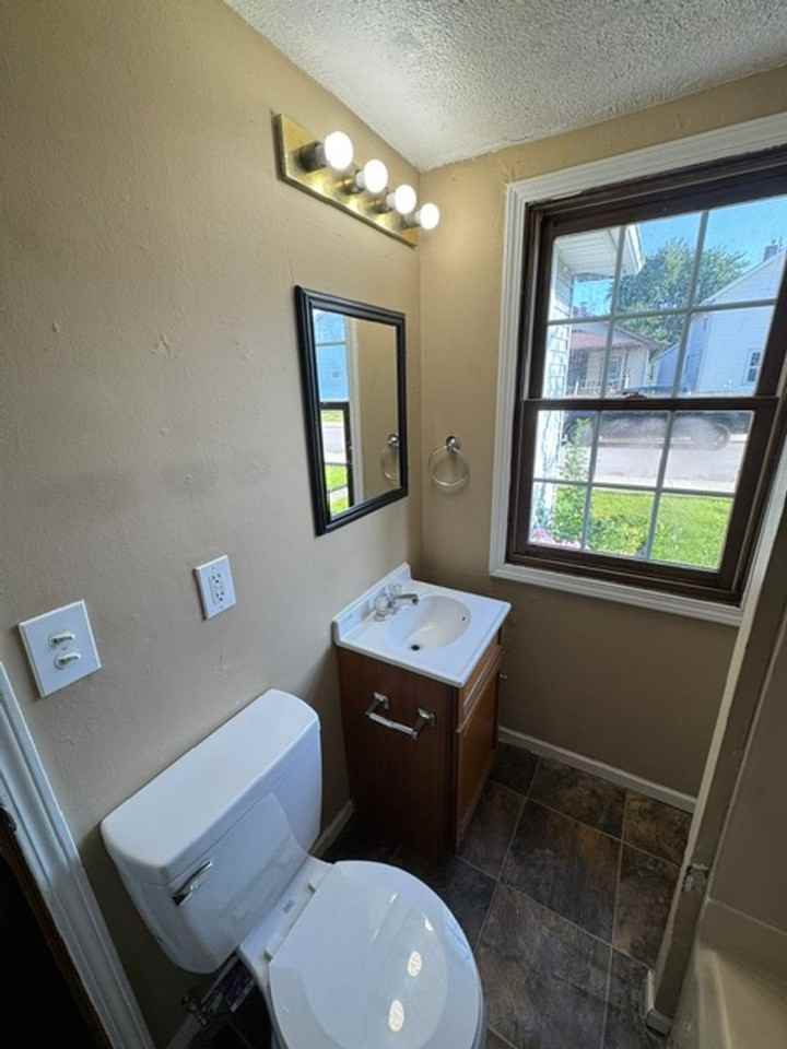 534 South St - Photo 7 of 8
