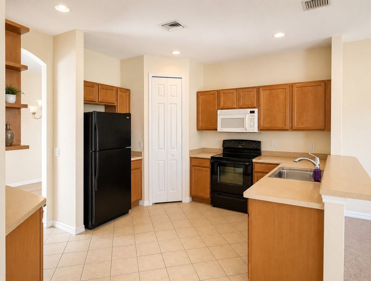 1460 Equinox Cir - Photo 5 of 18