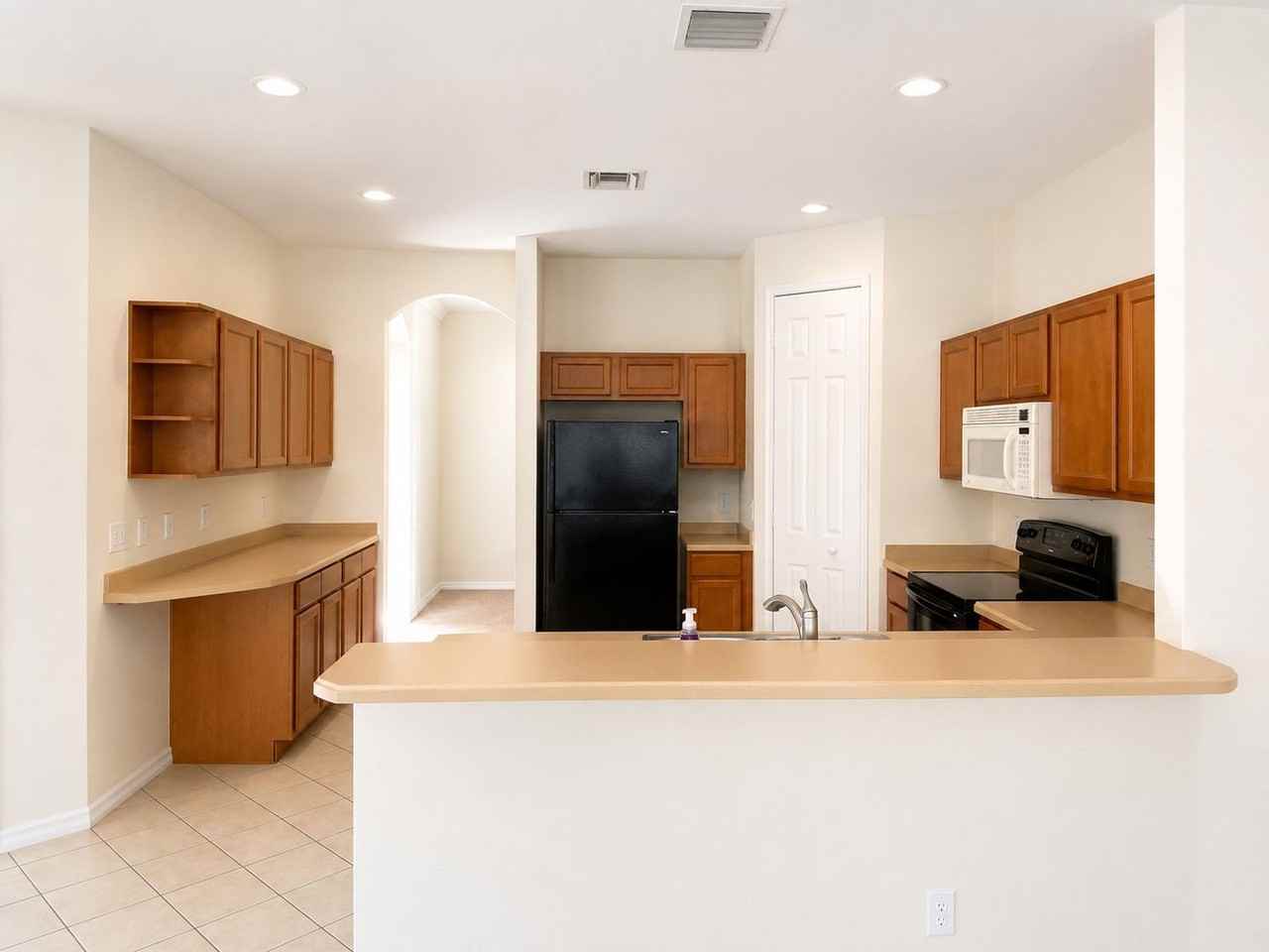 1460 Equinox Cir - Photo 6 of 18