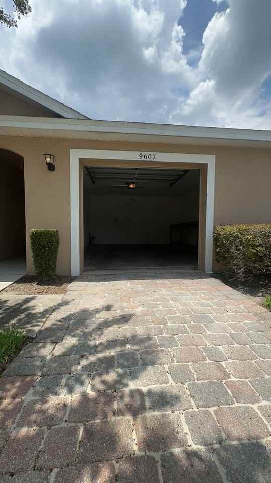 9607 Fenrose Ter - Photo 2 of 33