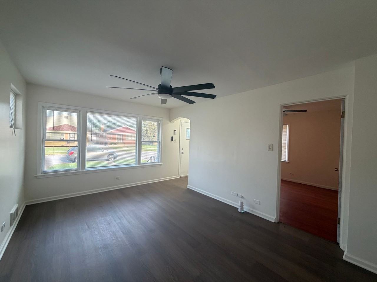 12609 S Yale Ave - Photo 4 of 13