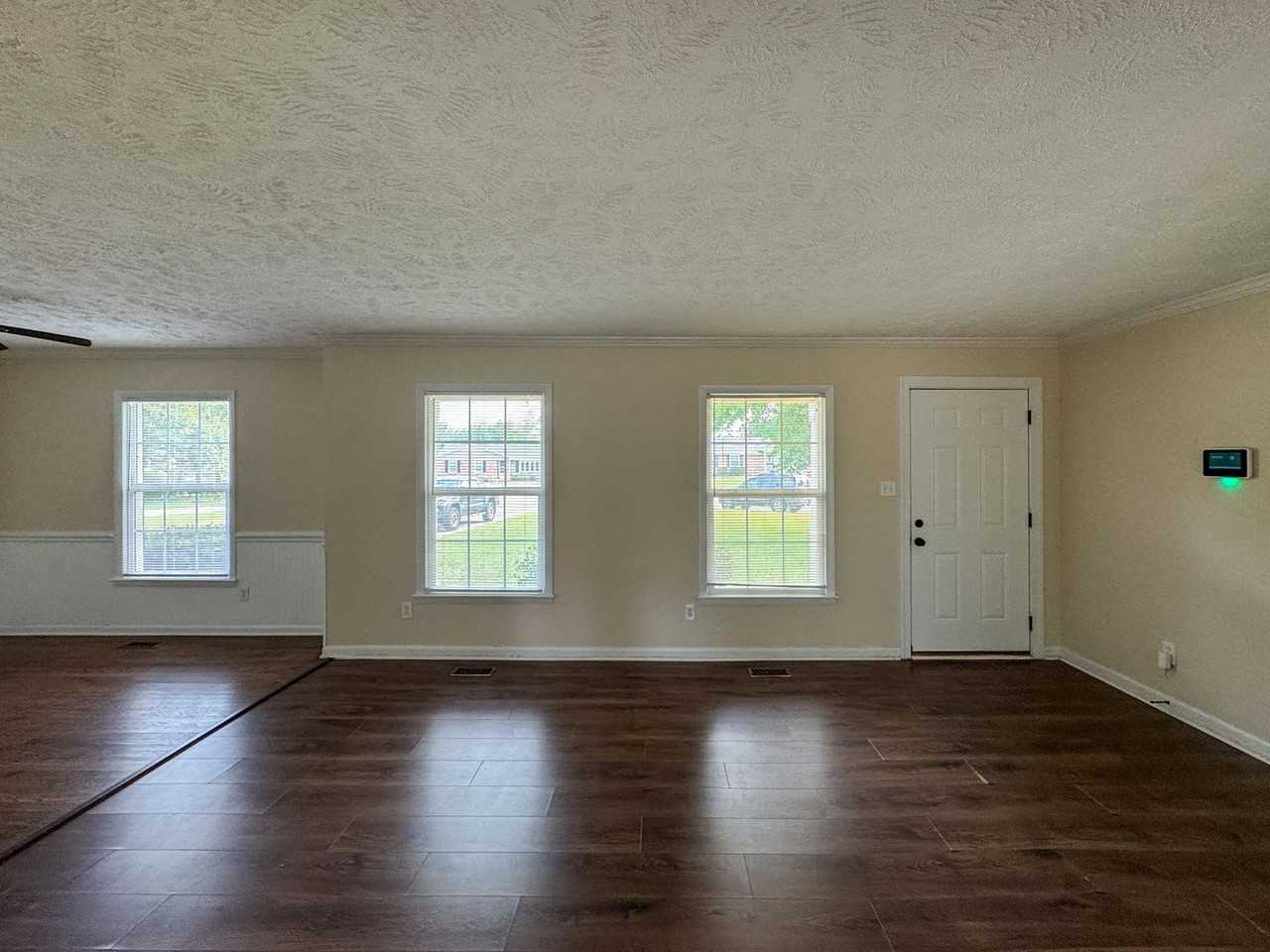 5961 Chinas Ct - Photo 4 of 27