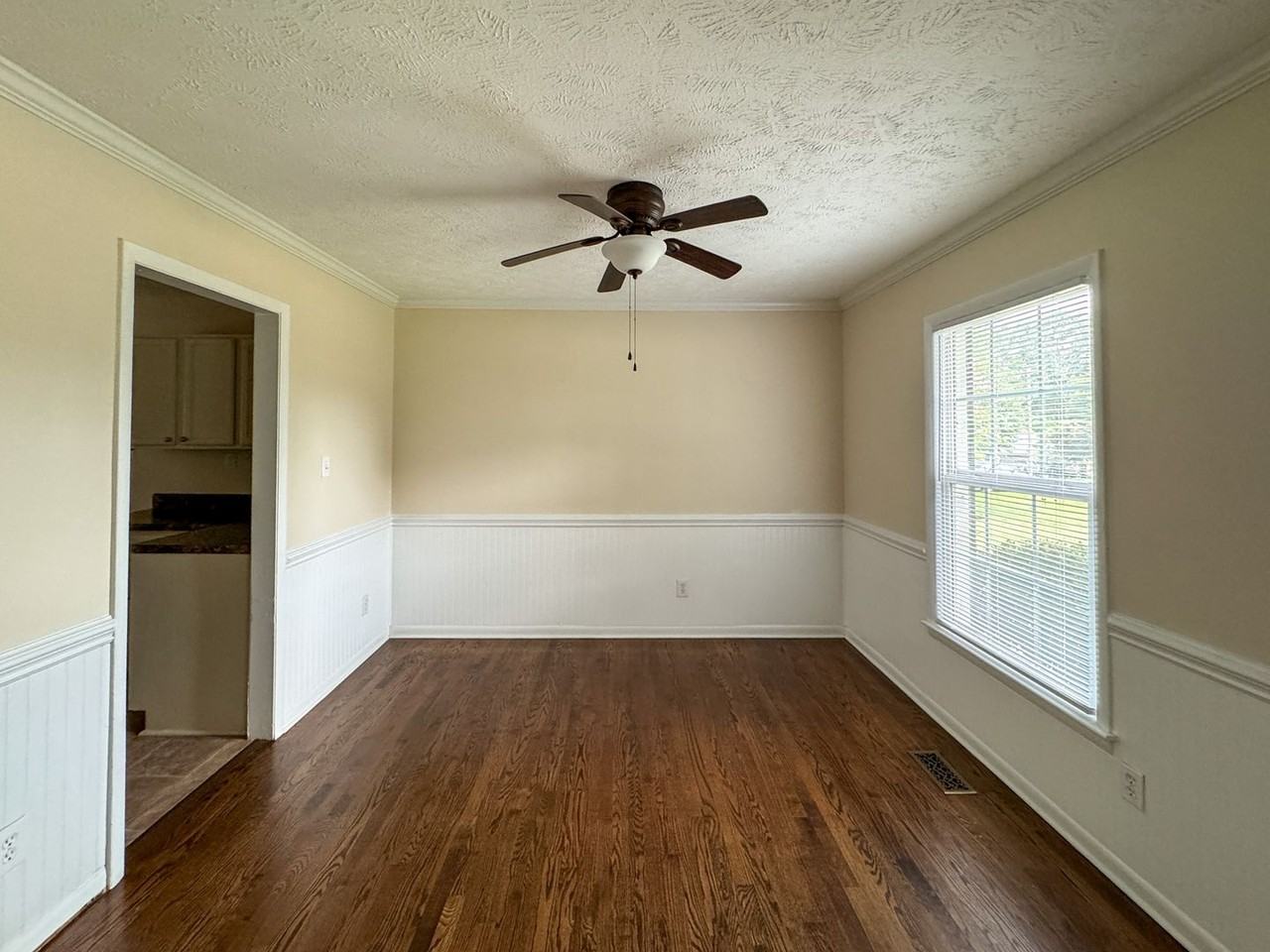 5961 Chinas Ct - Photo 5 of 27