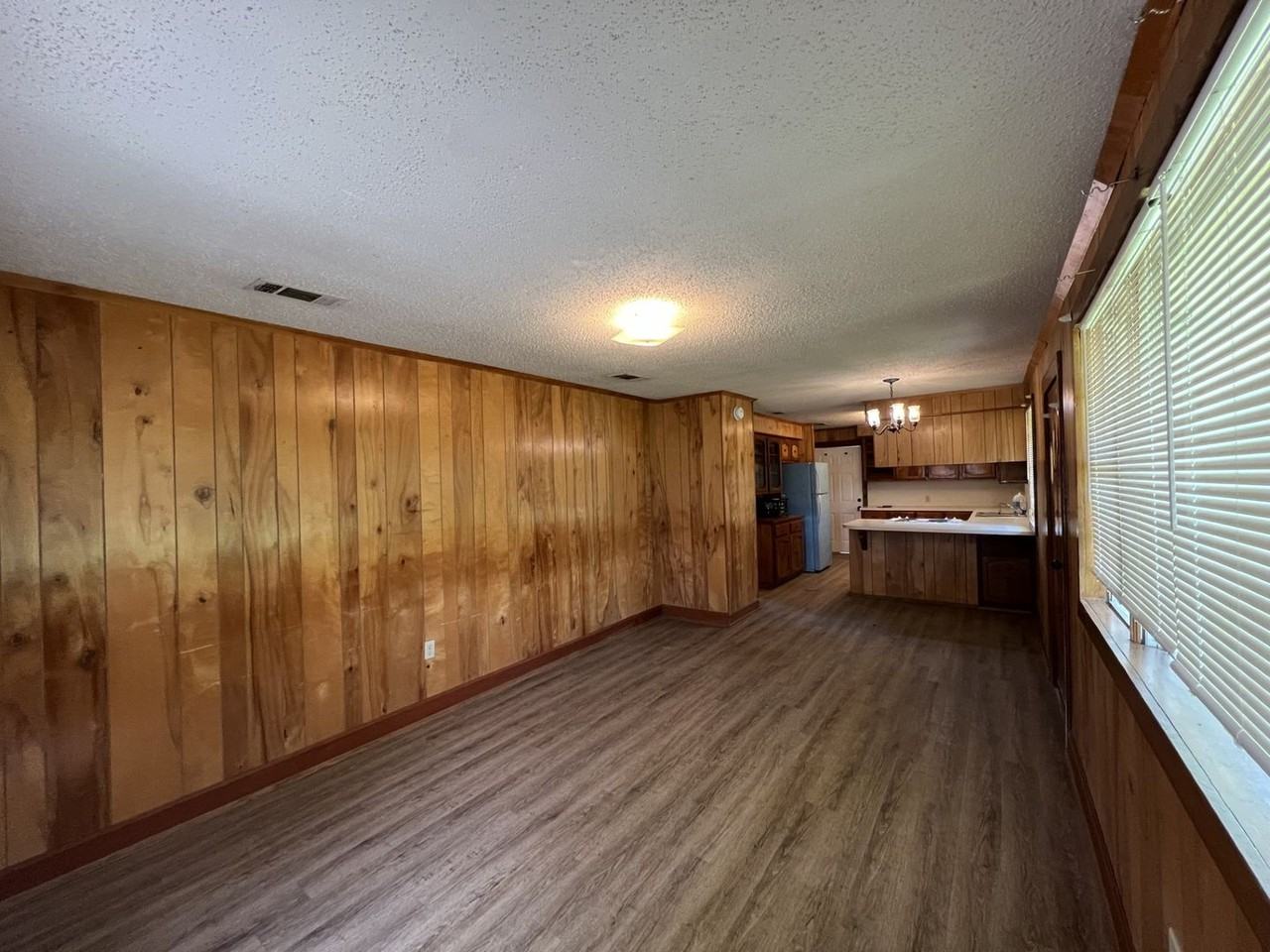 12406 Burgess Ave - Photo 4 of 8