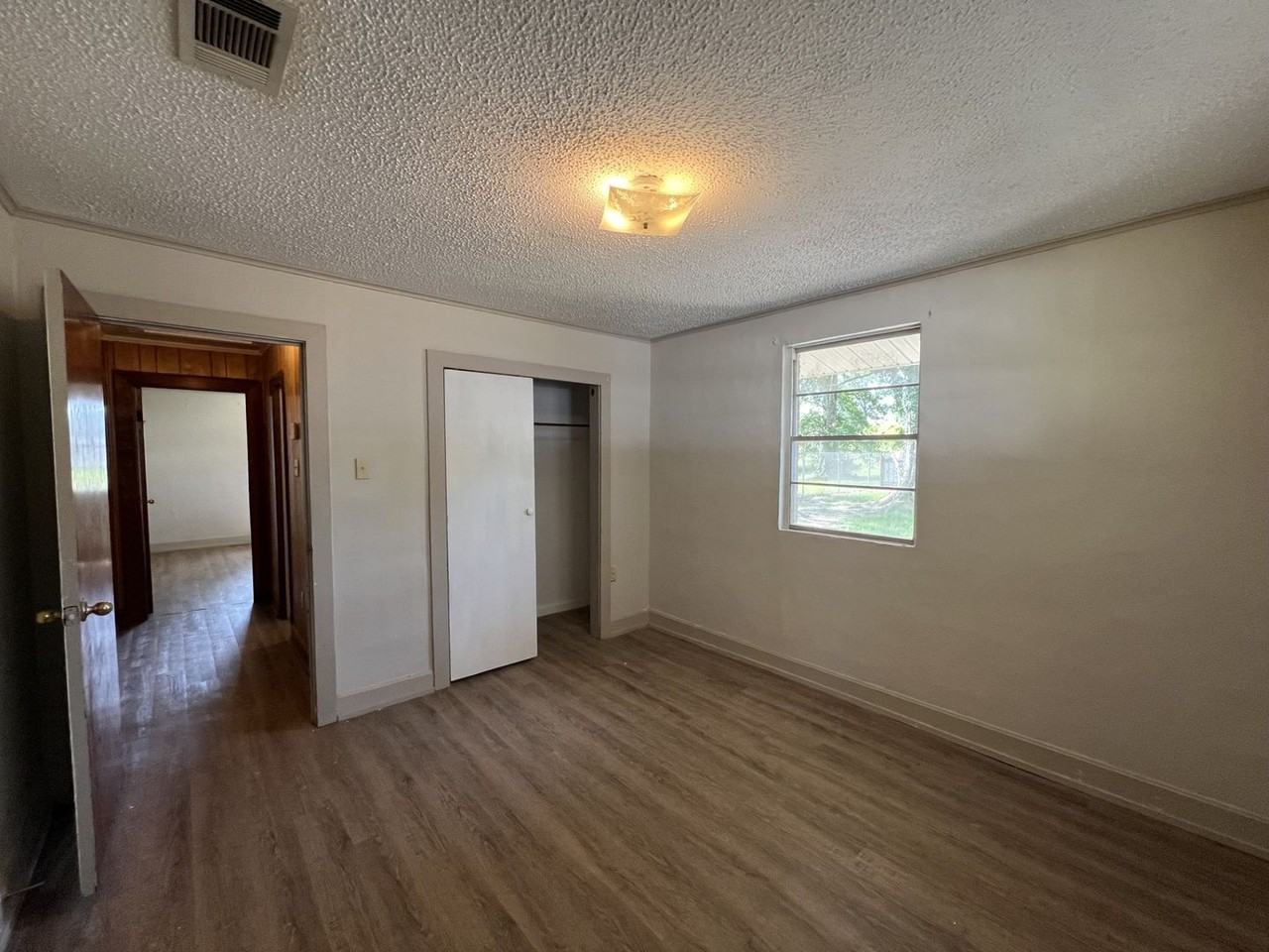 12406 Burgess Ave - Photo 5 of 8
