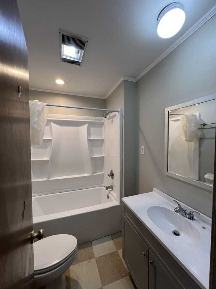 12406 Burgess Ave - Photo 6 of 8