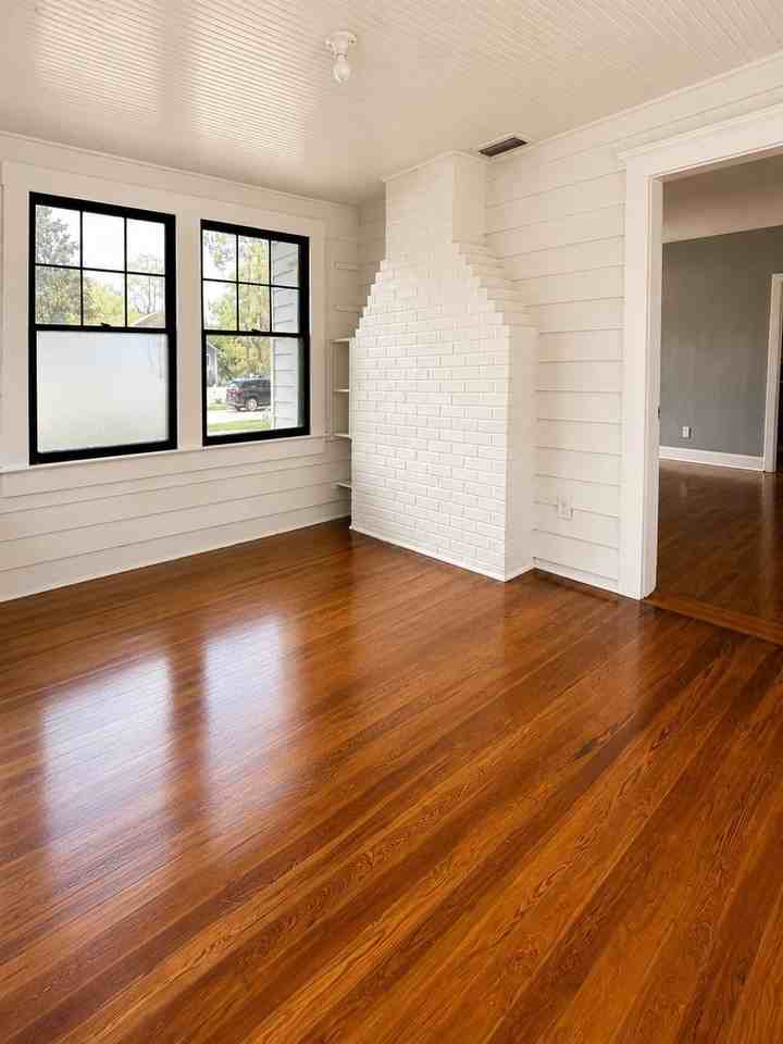 211 N Highland Ave - Photo 5 of 15